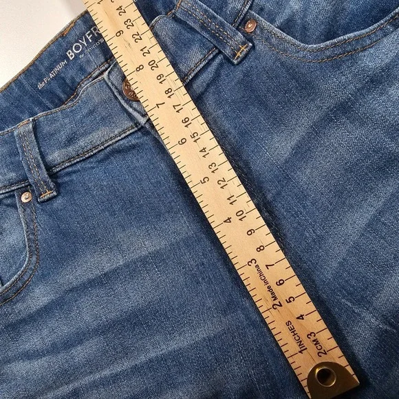 Chicos The Platinum Boyfriend Jeans Tapered Leg Medium Wash Blue Women's 00/XS/2 - Picture 8 of 12